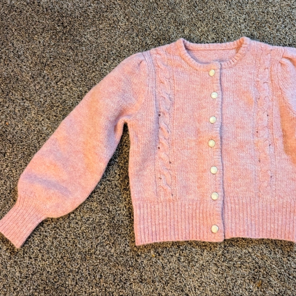Puffy sleeves vintage style lady soft pink buttons sweater